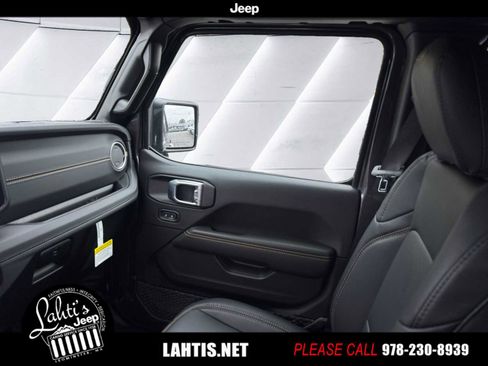 New 2026 Jeep Wrangler Unlimited Sahara image 10
