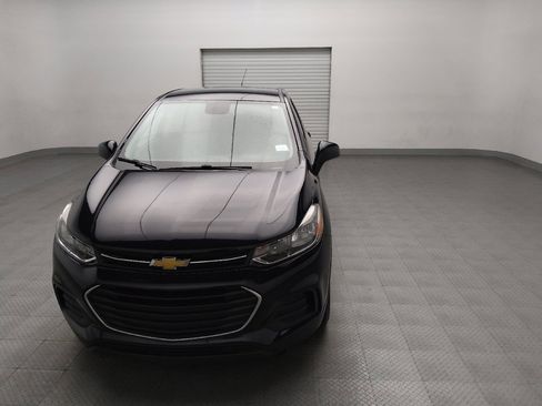 Used 2022 Chevrolet Trax LS w/ Tint and Cruise Package FWD image 15