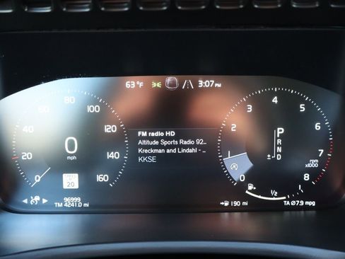 Used 2018 Volvo XC90 T6 Momentum w/ Convenience Package image 37