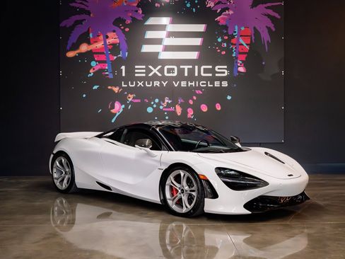 Used 2020 McLaren 720S Spider image 7
