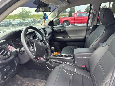 Certified 2022 Toyota Tacoma SR AWD/4WD image 3