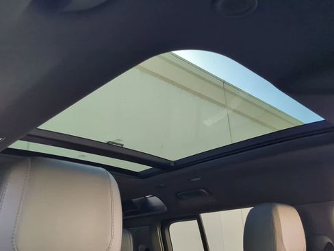 Used 2022 Land Rover Defender 110 X-Dynamic SE image 20