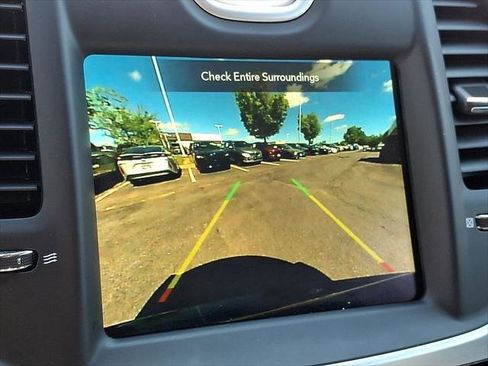 Certified 2023 Chrysler 300 Touring w/ Sport Appearance Package RWD image 17
