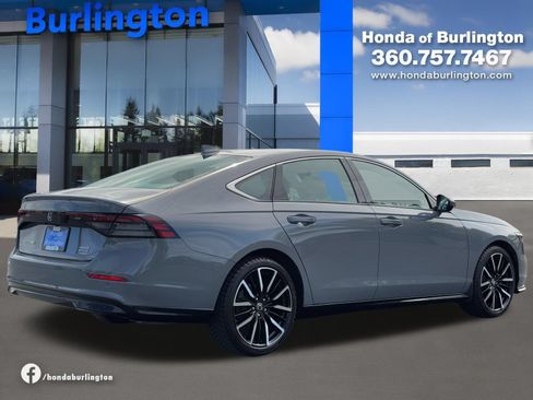 Used 2023 Honda Accord Touring image 6