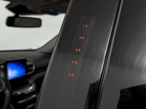 Used 2021 Ford Explorer Limited w/ Equipment Group 301A image 11