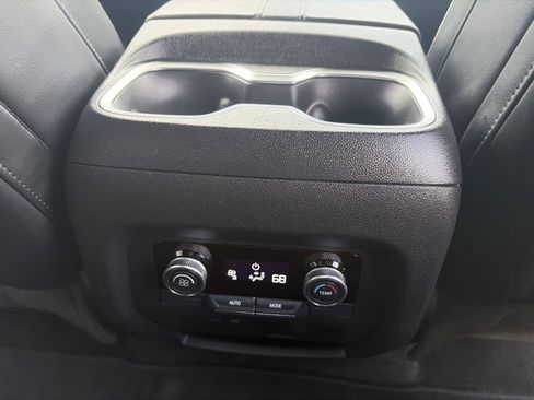 Used 2025 Buick Enclave Preferred FWD image 15