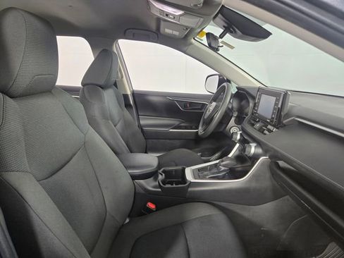 Used 2022 Toyota RAV4 LE image 15