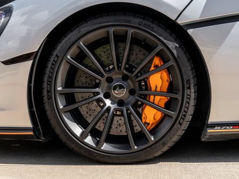 Used 2016 McLaren 570S Coupe RWD image 15