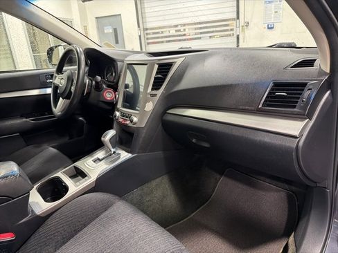 Used 2011 Subaru Outback 2.5i image 13