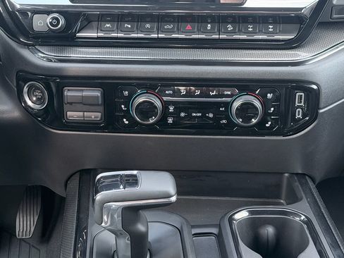 Used 2024 Chevrolet Silverado 1500 ZR2 AWD/4WD image 17