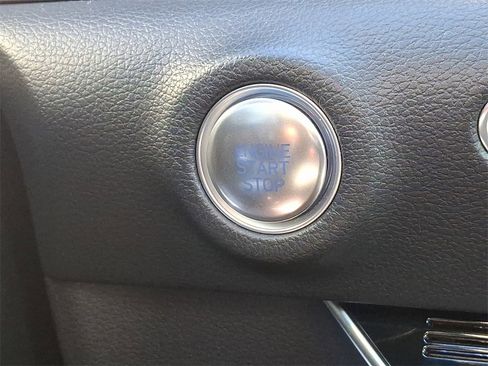 Used 2022 Hyundai Sonata Limited w/ Preferred Accessory Package image 27