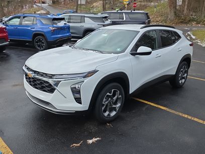 New 2025 Chevrolet Trax LT w/ Driver Confidence Package