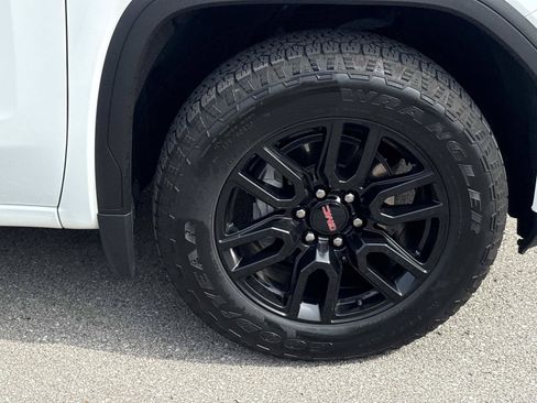 Used 2023 GMC Sierra 1500 Elevation w/ X31 Off-Road Package AWD/4WD image 10