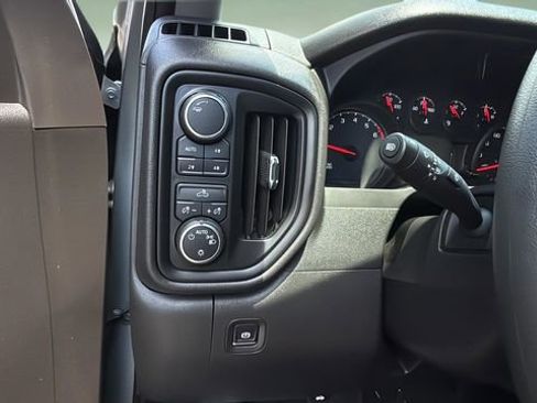 Used 2025 Chevrolet Silverado 1500 Custom Trail Boss AWD/4WD image 21
