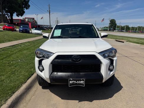 Used 2016 Toyota 4Runner SR5 AWD/4WD image 8