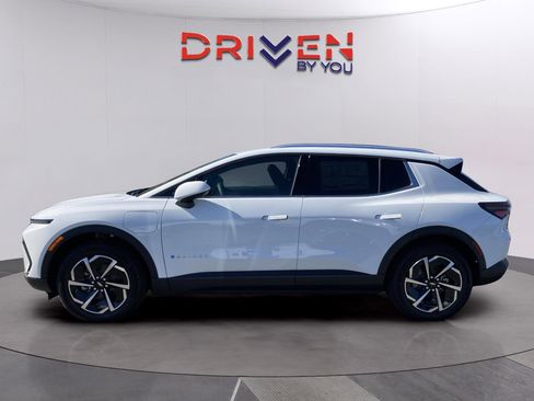 New 2026 Chevrolet Equinox EV LT image 2