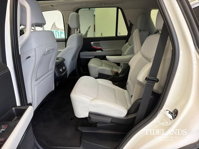 Certified 2025 Ford Expedition Platinum AWD/4WD image 30