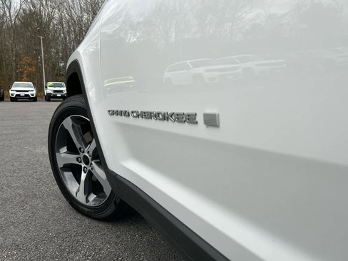 New 2025 Jeep Grand Cherokee Limited w/ Luxury Tech Group II image 39