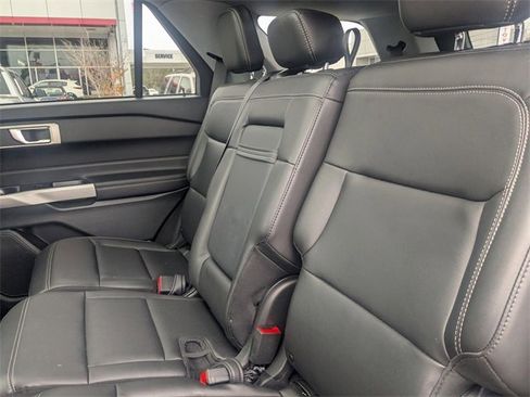 Used 2024 Ford Explorer XLT w/ Equipment Group 202A image 28