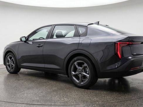 Used 2025 Kia K4 LXS image 6