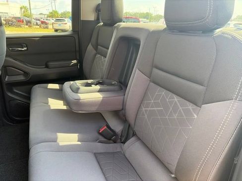 Used 2025 Nissan Frontier SV RWD image 21