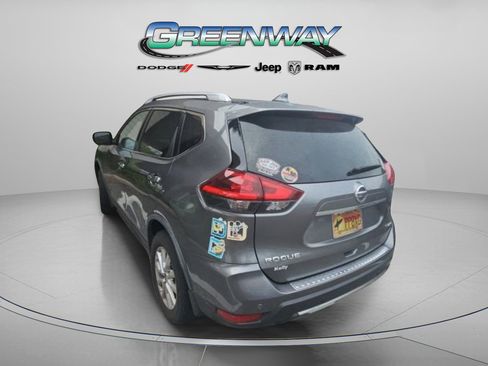 Used 2020 Nissan Rogue SV image 5