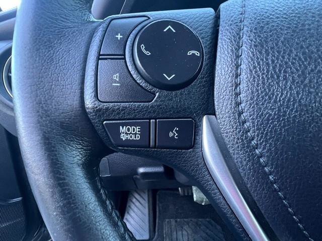 Used 2017 Toyota Corolla SE w/ Carpet Mat Package (TMS) FWD image 12