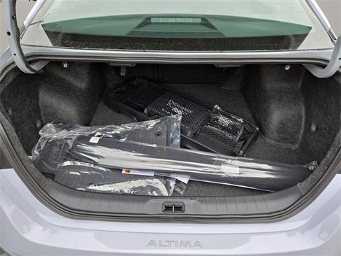 New 2025 Nissan Altima 2.5 SR image 30