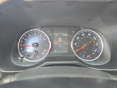 Used 2021 Toyota RAV4 LE image 18