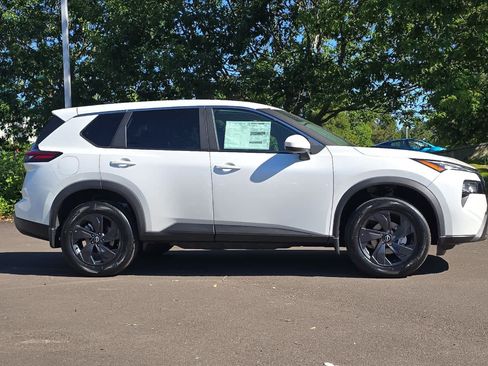 New 2026 Nissan Rogue SV AWD/4WD image 8