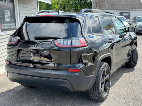 Used 2019 Jeep Cherokee Latitude Plus AWD/4WD image 10