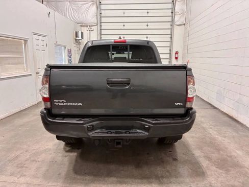 Used 2014 Toyota Tacoma 4x4 Double Cab w/ TRD Sport Package image 7