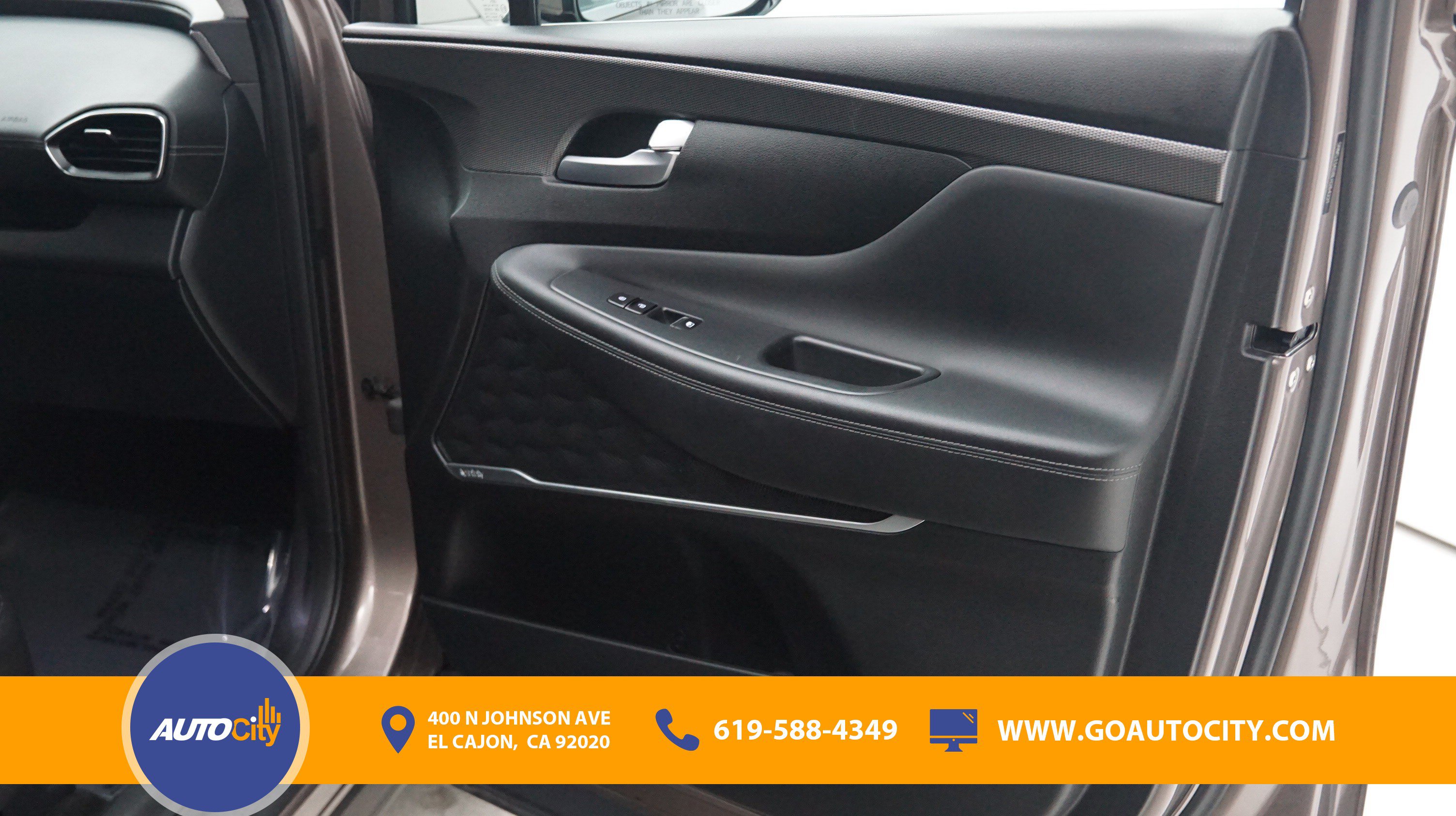 Used 2020 Hyundai Santa Fe SEL w/ Convenience + Premium Package FWD image 17