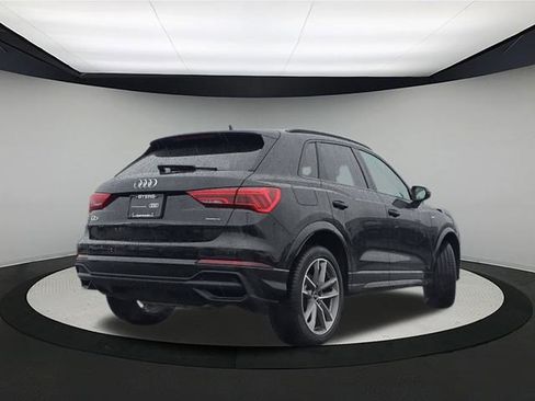 Certified 2025 Audi Q3 2.0T Premium w/ Convenience Package image 7