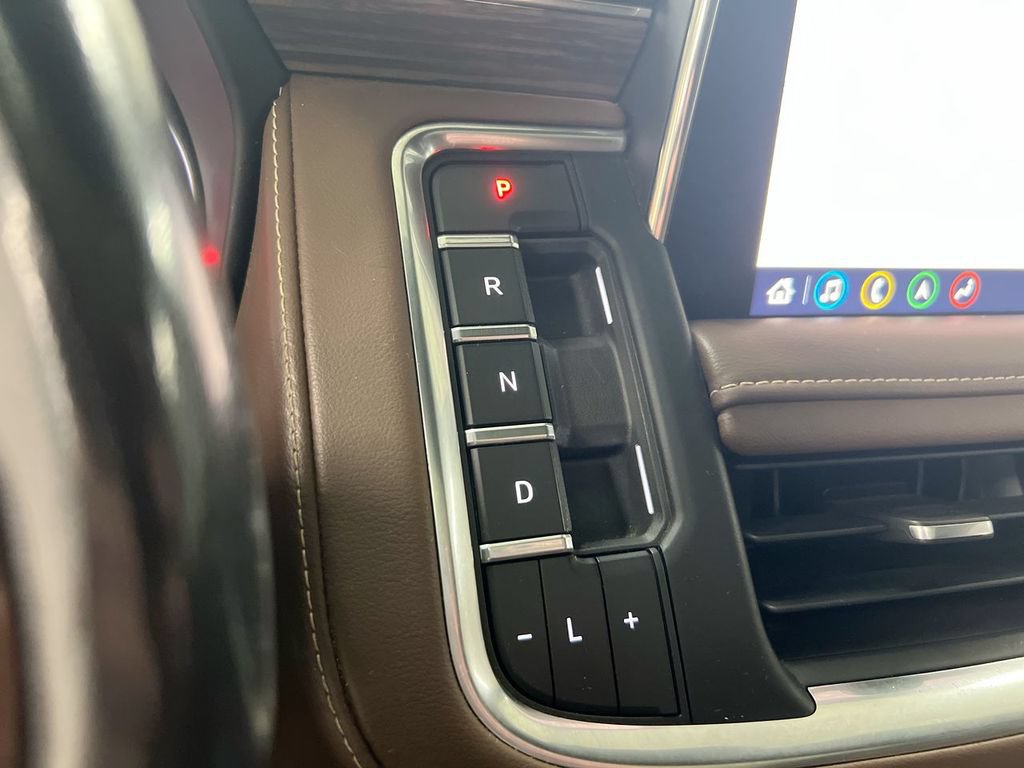 Used 2021 Chevrolet Tahoe High Country w/ Premium Package AWD/4WD image 18