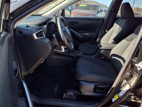 Used 2024 Toyota Corolla Cross LE image 13