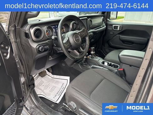 Used 2022 Jeep Gladiator Sport AWD/4WD image 11