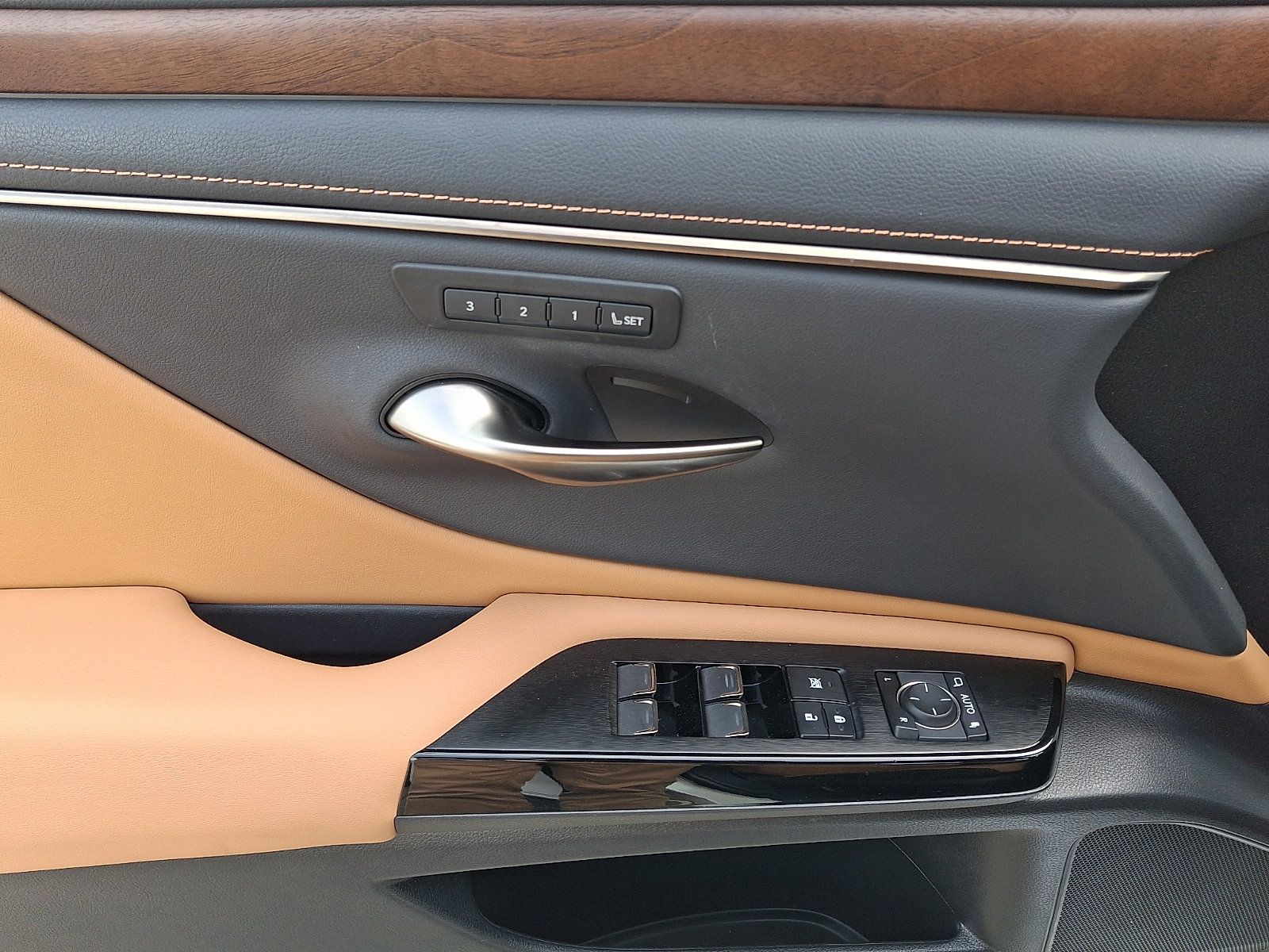 Certified 2023 Lexus ES 350 w/ Premium Package FWD image 13