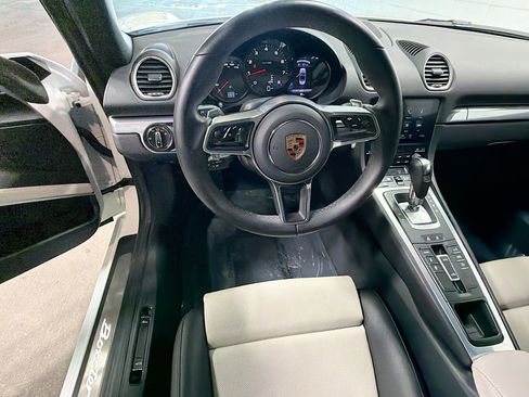 Certified 2025 Porsche 718 Boxster RWD image 16