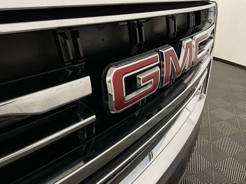 Used 2023 GMC Yukon SLT image 9
