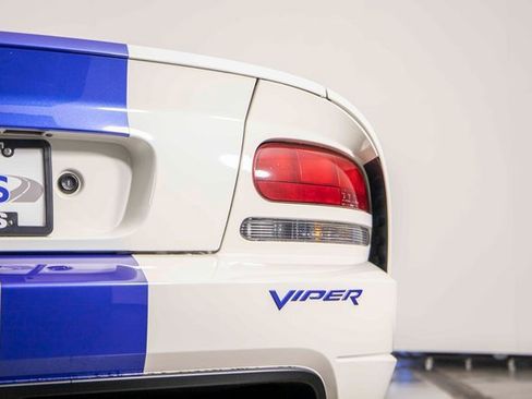 Used 2006 Dodge Viper SRT-10 w/ VOI9 Edition image 32