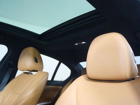 Used 2019 BMW 330i Sedan image 12