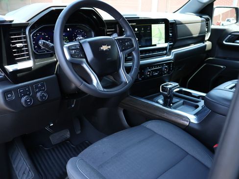 Used 2022 Chevrolet Silverado 1500 LT w/ All Star Edition Plus AWD/4WD image 3