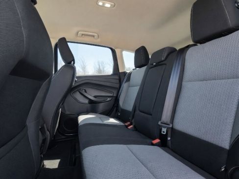 Used 2019 Ford Escape SE image 9