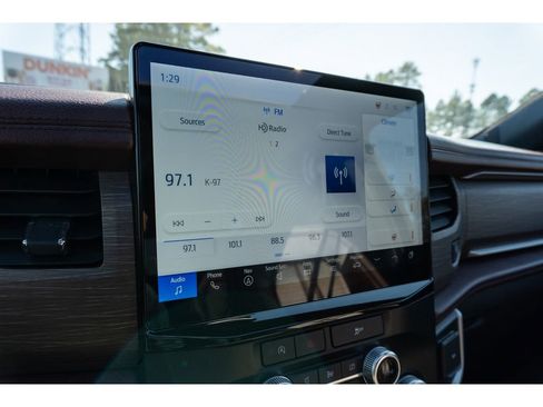 Used 2024 Ford Expedition Limited image 28