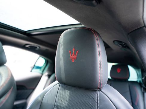 Used 2023 Maserati Grecale Modena AWD/4WD image 37