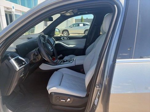 Used 2025 BMW X5 xDrive40i w/ Premium Package AWD/4WD image 2