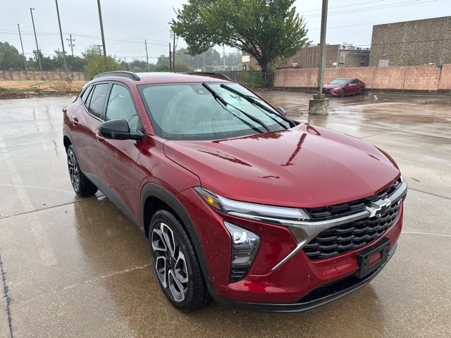 Used 2025 Chevrolet Trax RS w/ Driver Confidence Package FWD image 15