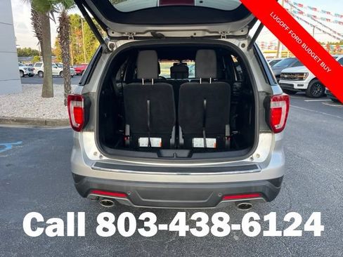 Used 2018 Ford Explorer XLT w/ Equipment Group 201A FWD image 32