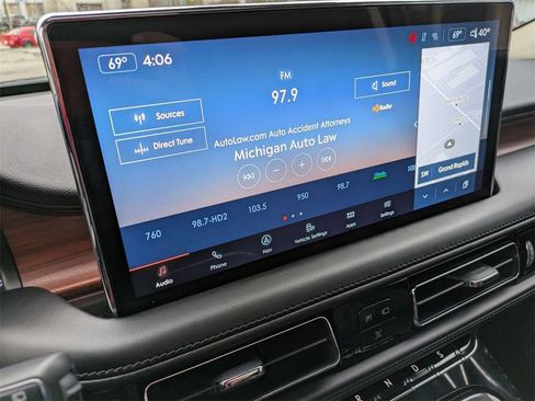 Certified 2022 Lincoln Nautilus Reserve w/ Luxury Package image 23